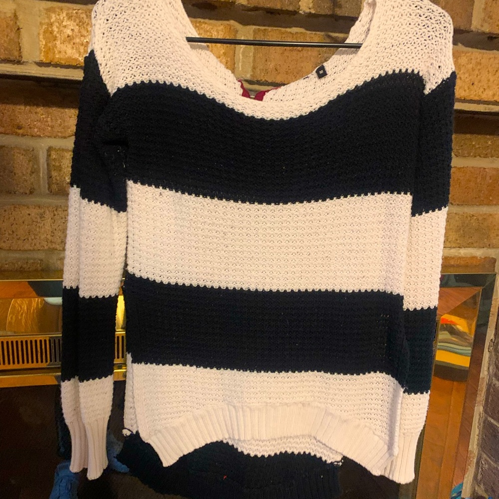 Medium Black & White Sweater